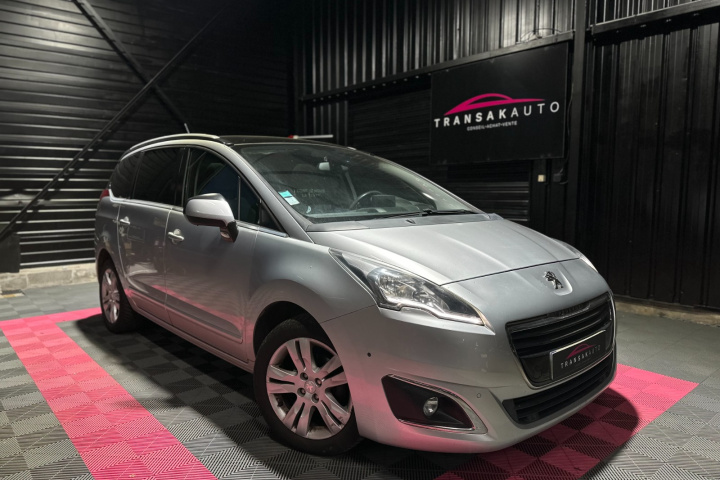 PEUGEOT 5008