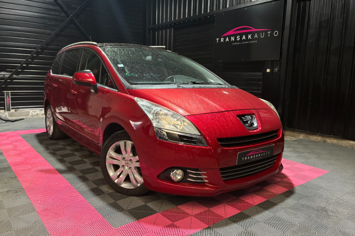 PEUGEOT 5008