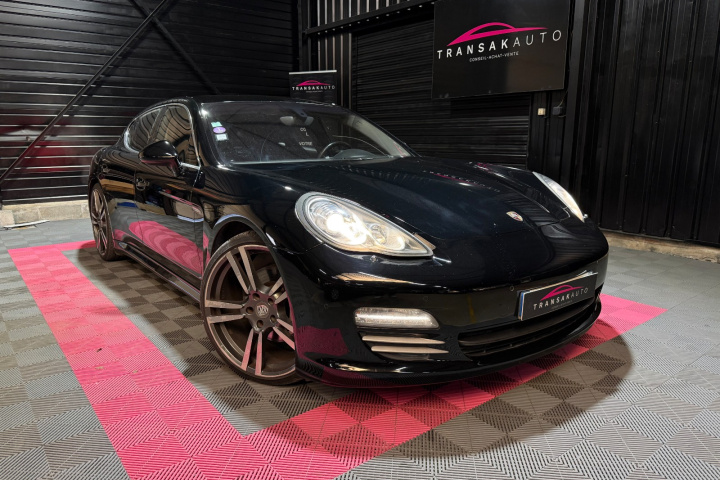 PORSCHE PANAMERA