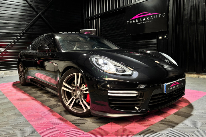 PORSCHE PANAMERA GTS