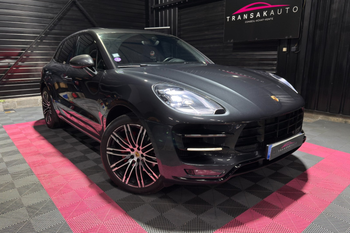 PORSCHE MACAN