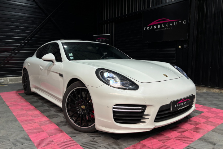 PORSCHE PANAMERA GTS