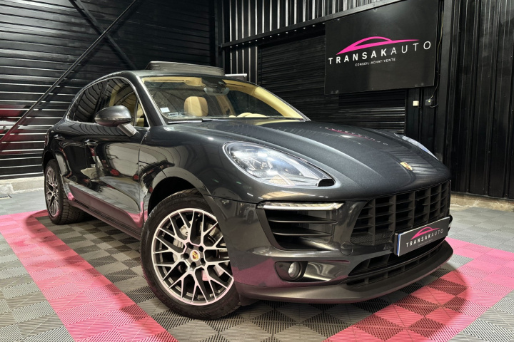 PORSCHE MACAN