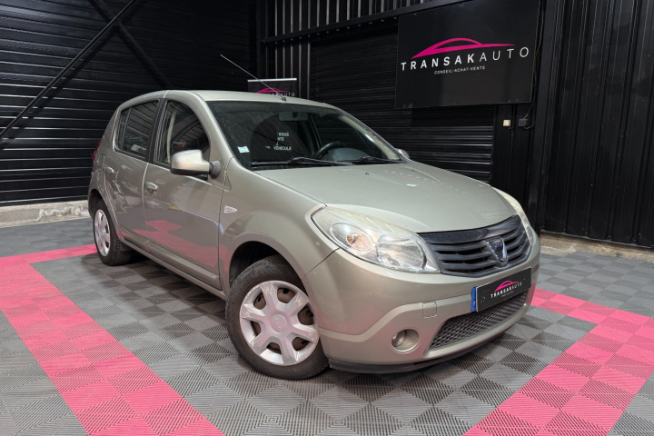 DACIA SANDERO