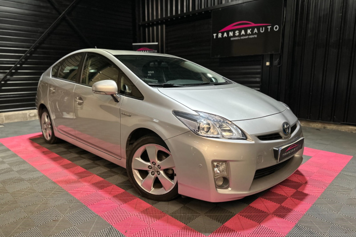 TOYOTA PRIUS